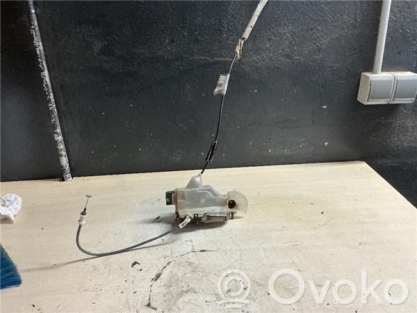 Opel Vivaro Front door lock 