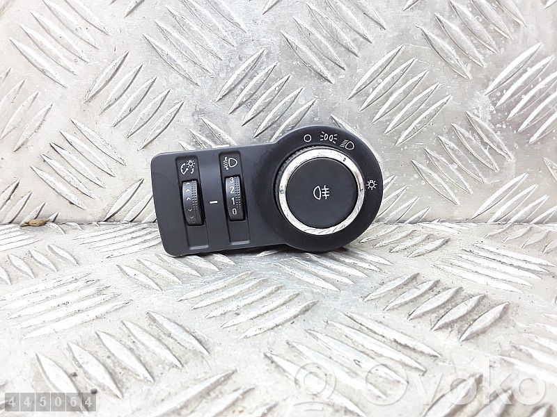 Opel Astra H Light switch 