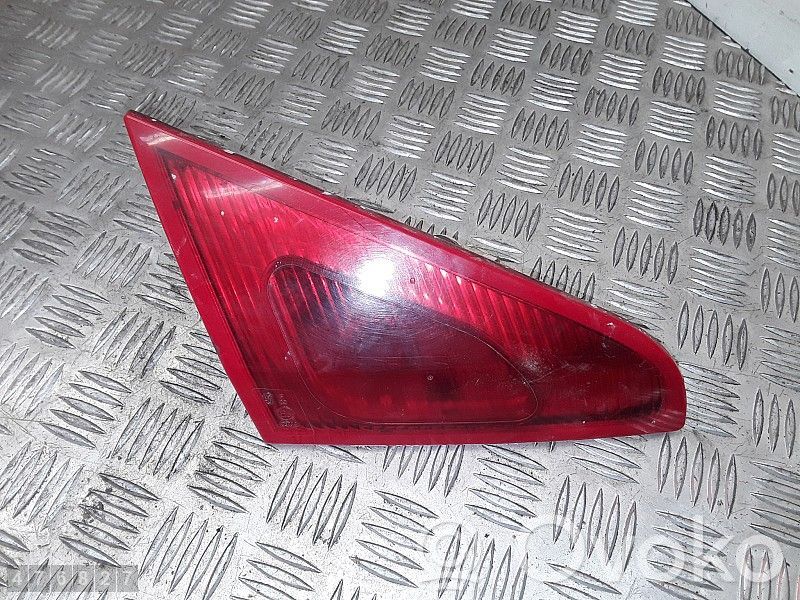 Mitsubishi Colt Feux arrière sur hayon