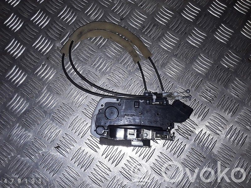 Nissan Leaf I (ZE0) Front door lock