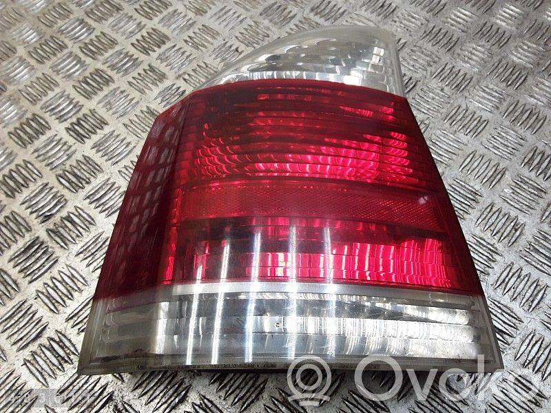 Opel Vectra C Задний фонарь в кузове 