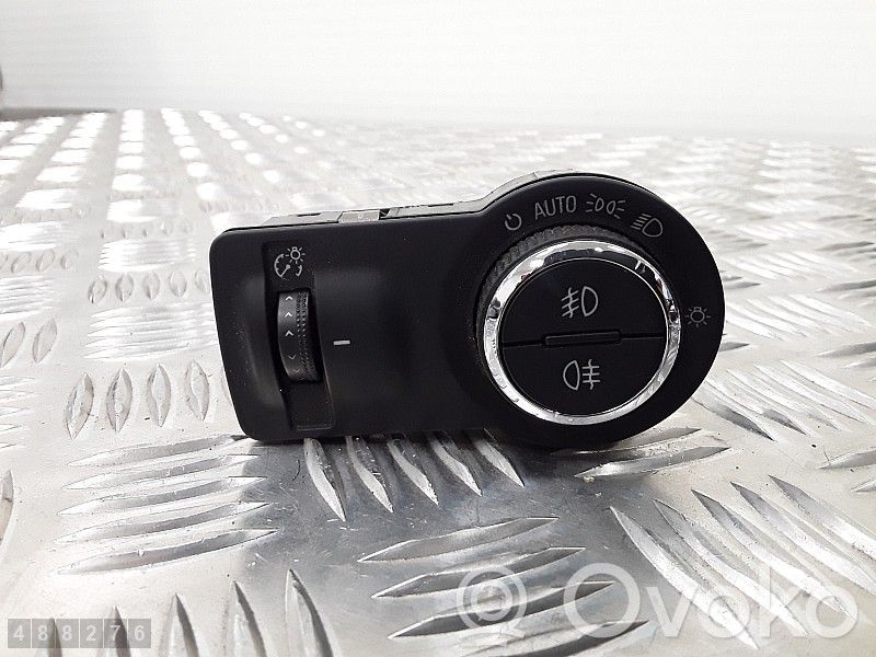 Light switch   22901655