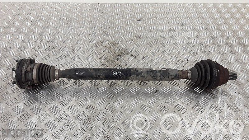 Etuvetoakseli   8J0407272T