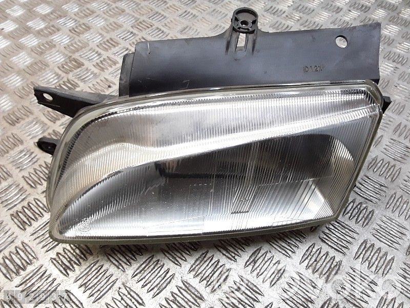 Scheinwerfer   E95101