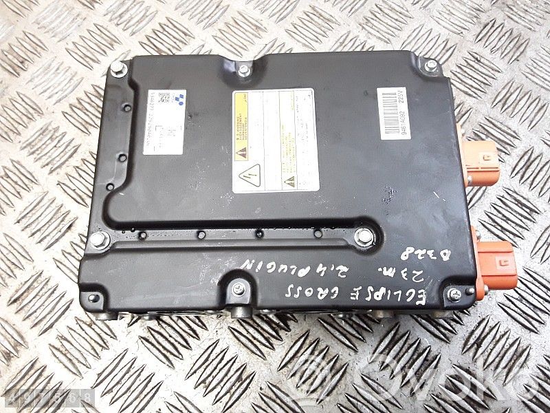 Inversor/convertidor de voltaje   9461A092