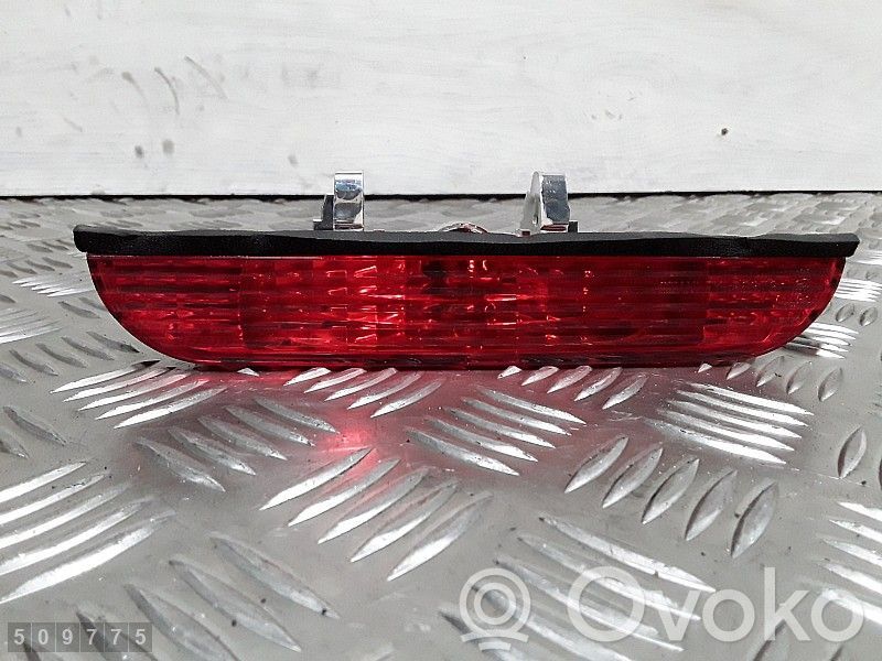 Third/center stoplight   B32L51580