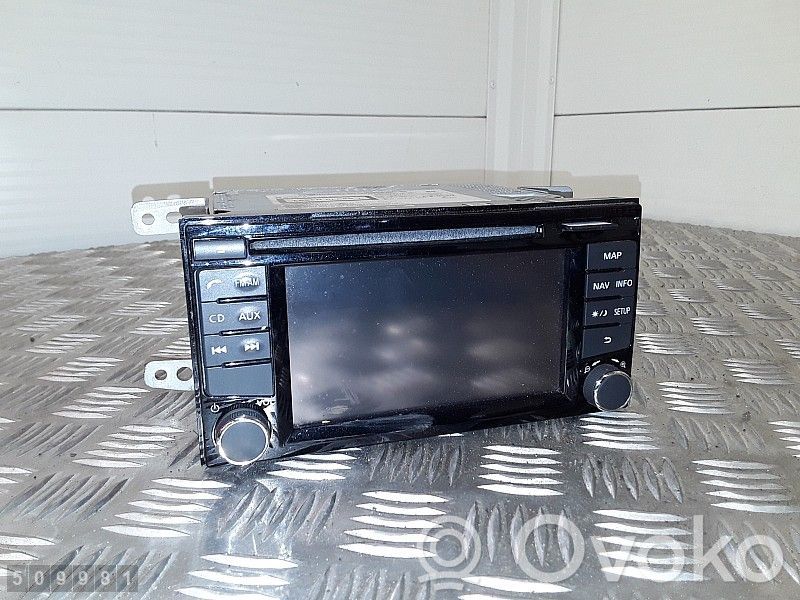 Nissan Note (E12) Unidad delantera de radio/CD/DVD/GPS 