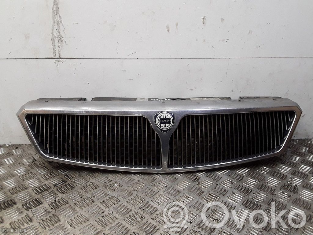 Lancia Zeta Kratka dolna zderzaka przedniego 
