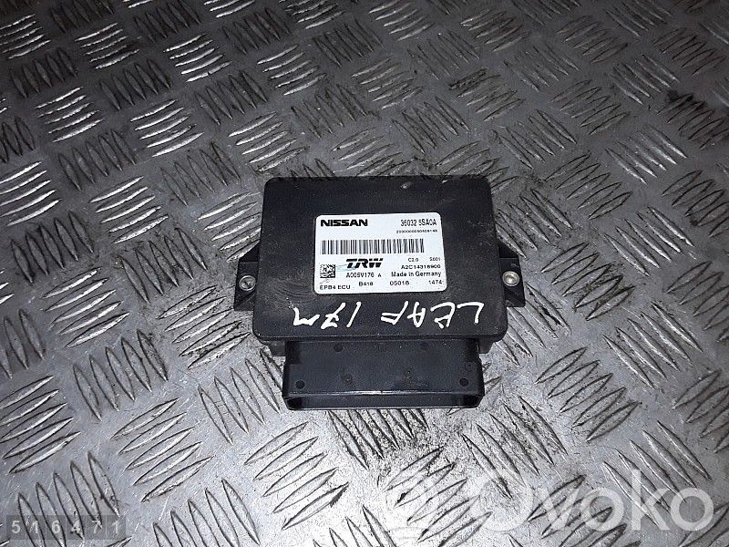 Nissan Leaf I (ZE0) Modul de control frână de mână 
