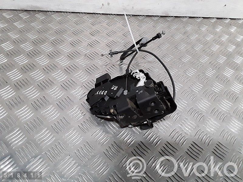 Volvo V50 Priekšpusē slēdzene 