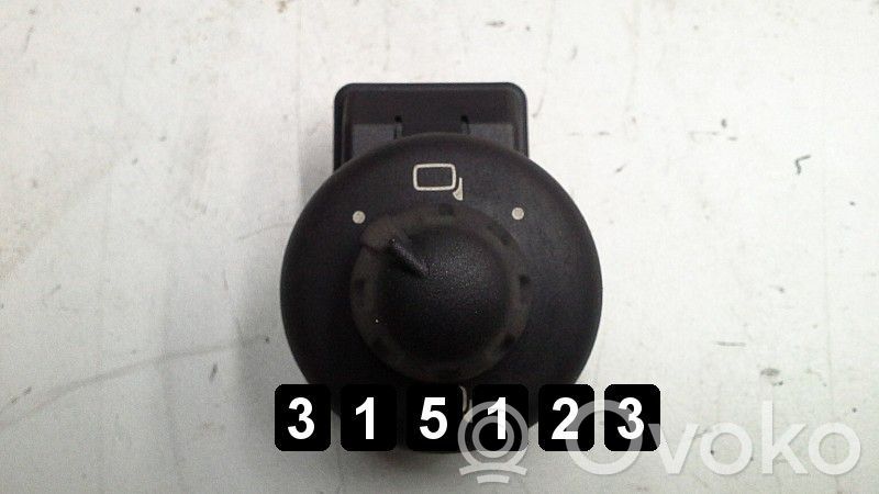 Wing mirror switch   3422622