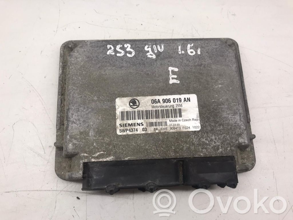 Engine control unit/module ECU   06A906019AN