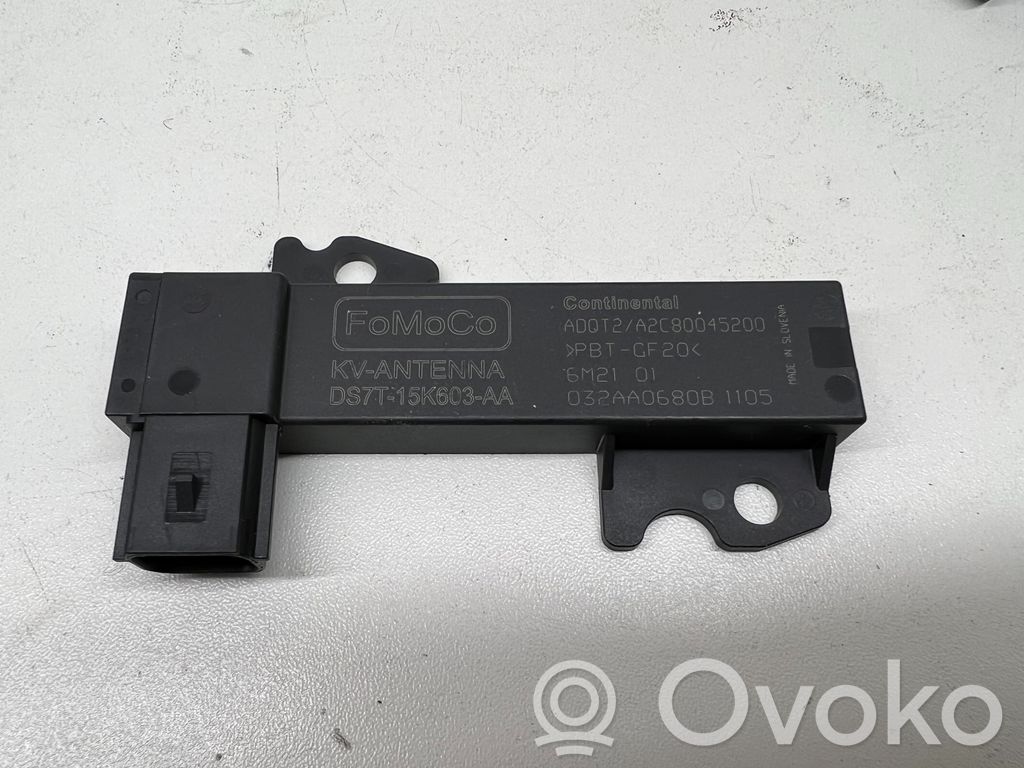 Antenos stiprintuvas   DS7T15K603AA,032AA0680B