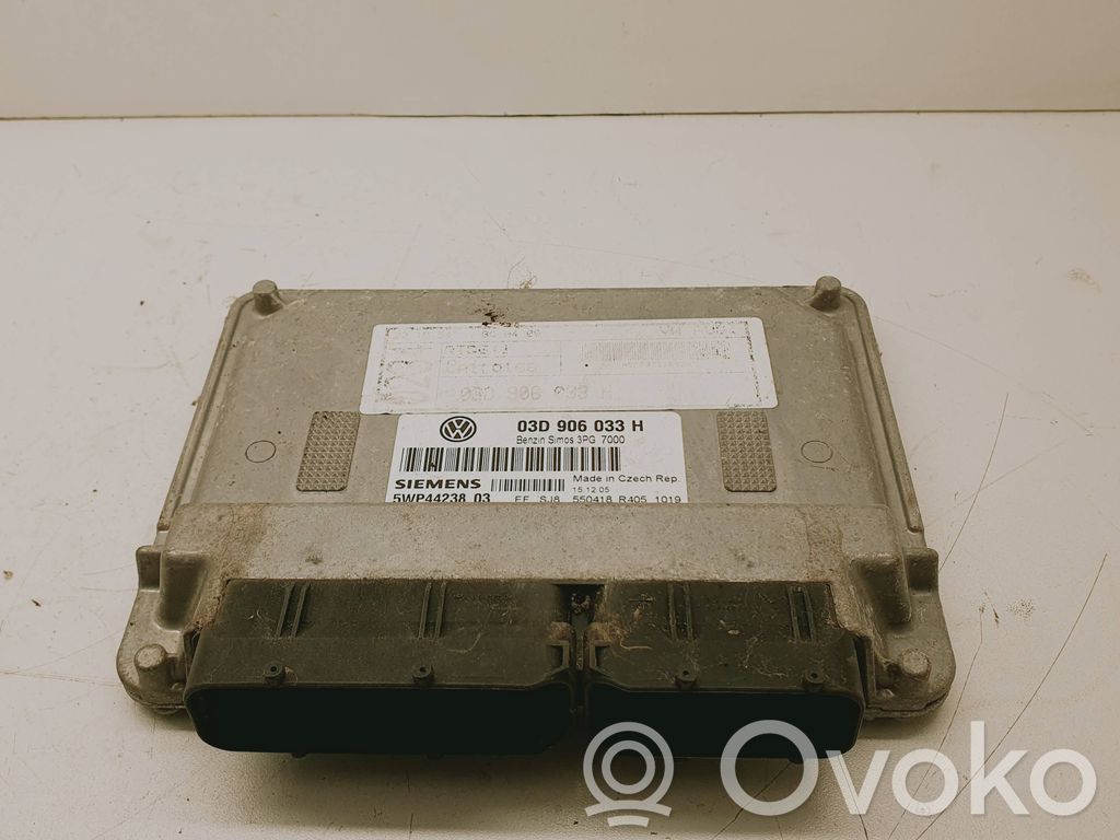 Volkswagen Fox Variklio valdymo blokas 