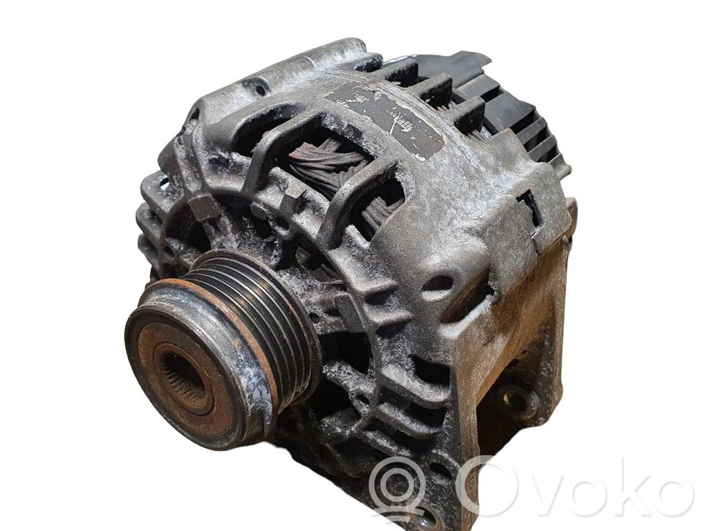 Audi A4 S4 B5 8D Ģenerators 