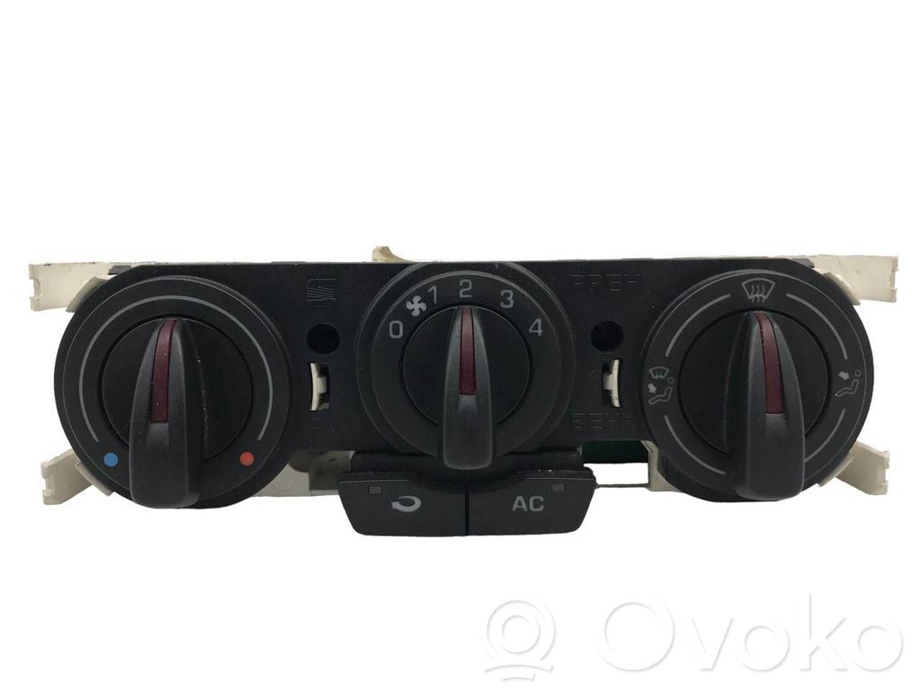 Volkswagen Golf IV Panel klimatyzacji 