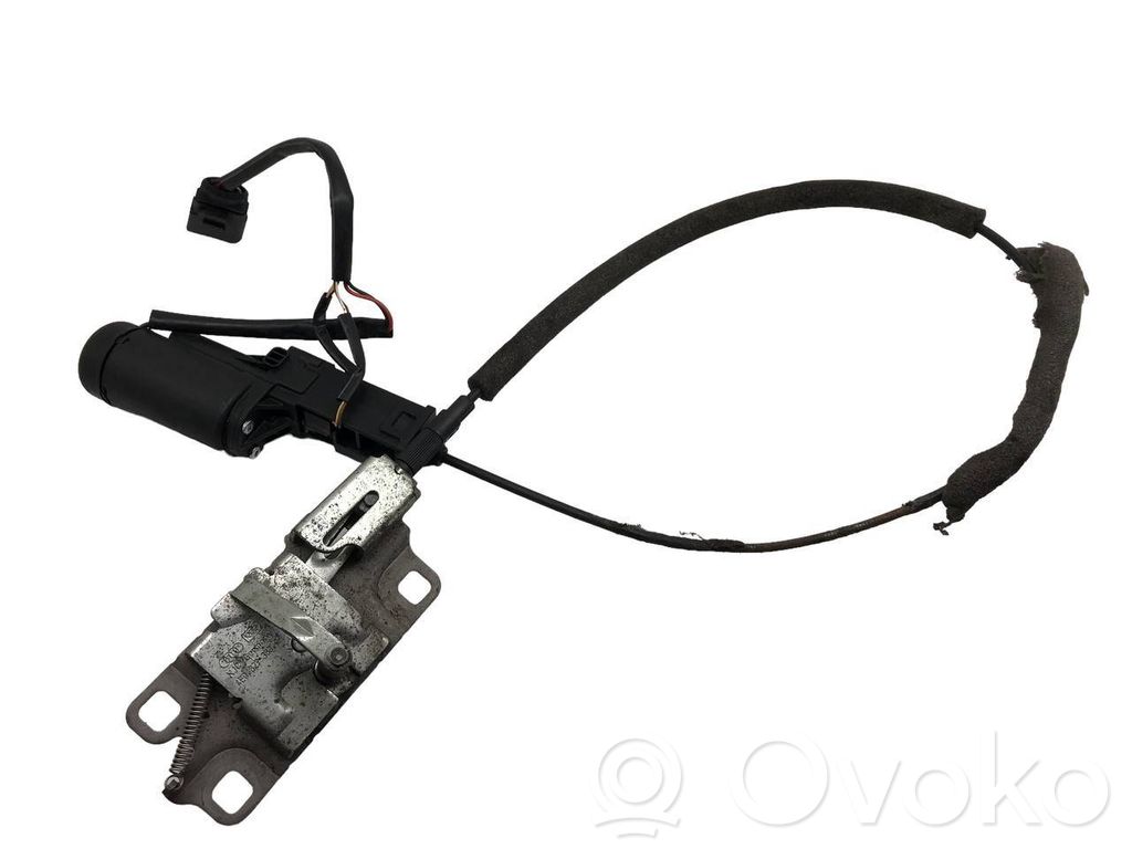Audi A8 S8 D3 4E Aizmugurējā pārsega pievilcējs 