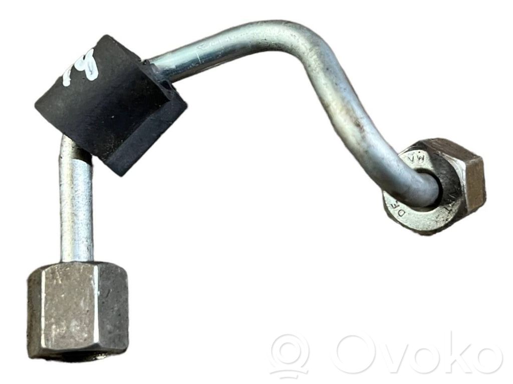 Volkswagen PASSAT B7 Conductă alimentare injectoare 