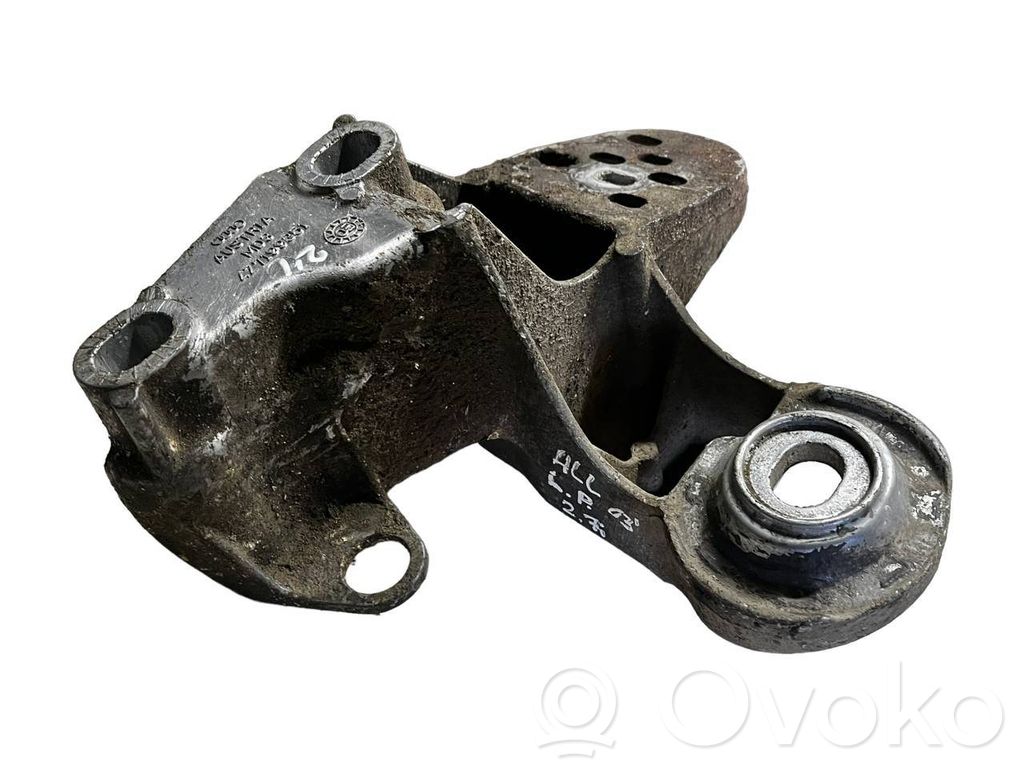 Audi A6 Allroad C5 Engine mounting bracket 