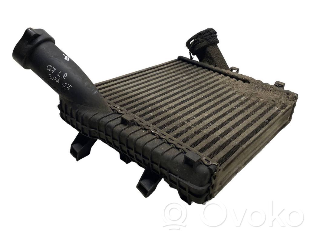 Audi Q7 4L Chłodnica powietrza doładowującego / Intercooler 