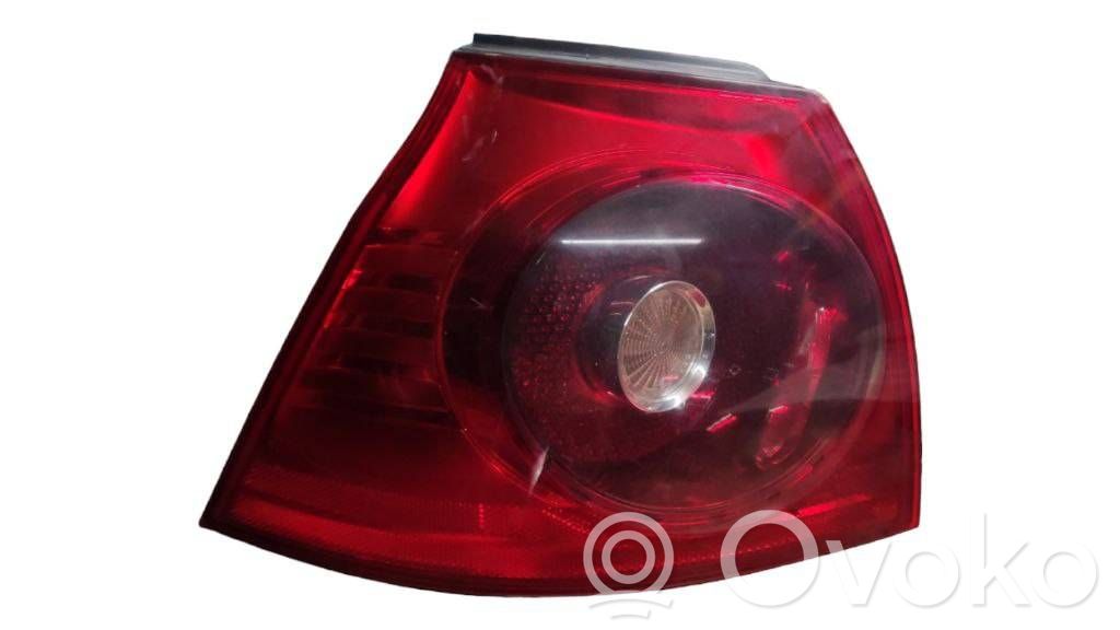 Volkswagen Golf V Lampy tylnej klapy bagażnika 