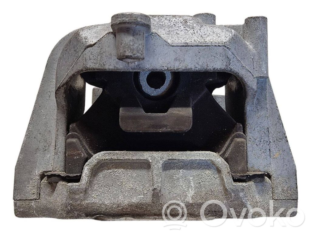 Volkswagen Golf V Engine mount bracket 