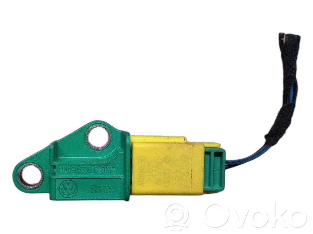 Audi A5 8T 8F Czujnik uderzenia Airbag 