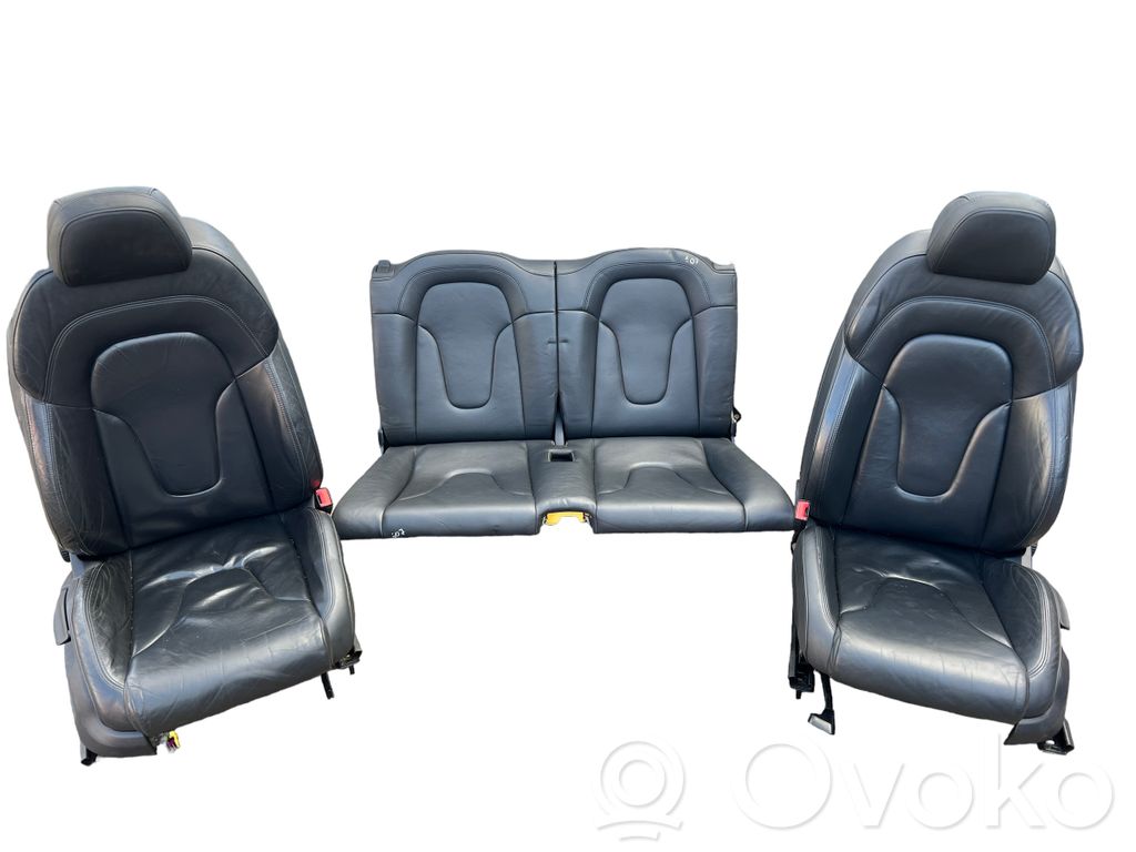 Interior set   8J0881106,8J0881105