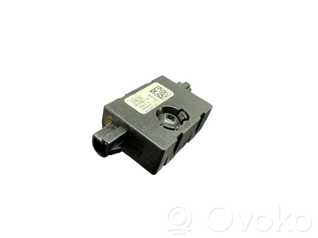 Pystyantennivahvistin   50110057A00,19081710,9181453