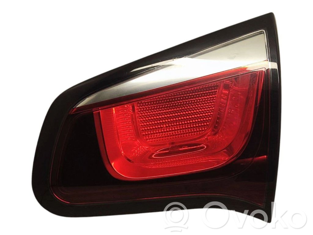 Citroen C3 Galinis žibintas dangtyje 