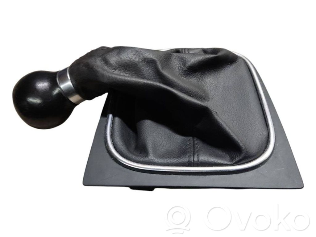 Volkswagen Golf VI Gear lever shifter trim leather/knob 