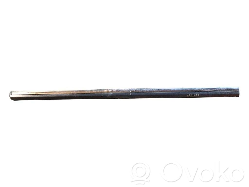 Volkswagen PASSAT B7 Etuoven lista (muoto) 