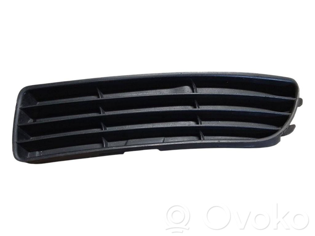 Audi A4 S4 B5 8D Grilă inferioară bară față 