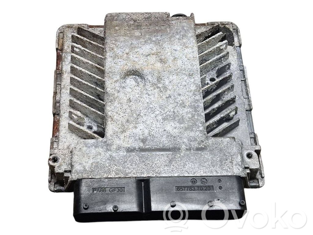 Volkswagen PASSAT B6 Engine control unit/module 