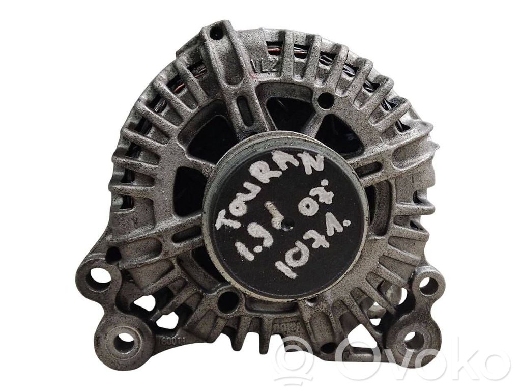 Volkswagen Touran I Generator/alternator 
