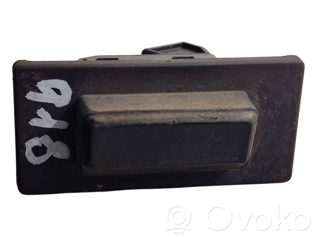 Tailgate opening switch   GHK1568D0