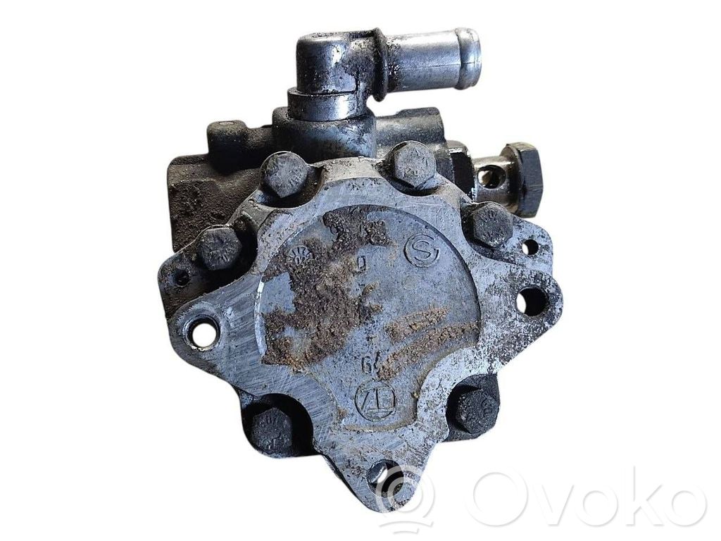 Audi A6 S6 C5 4B Power steering pump 