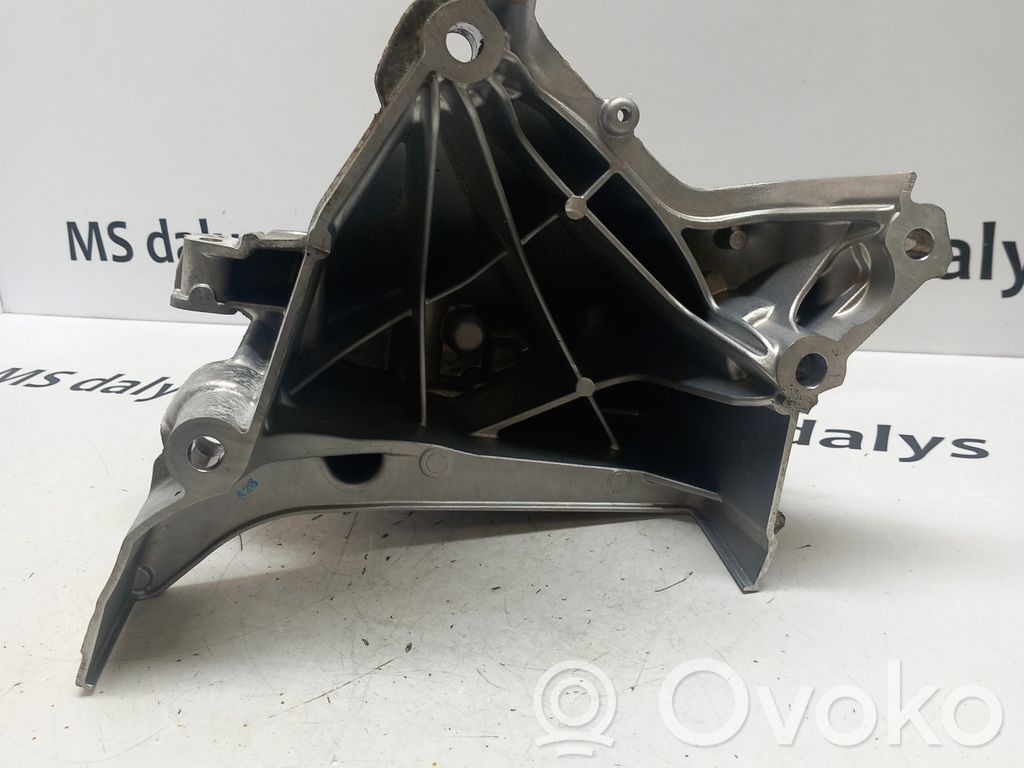 Engine mount bracket   05C199207G,05C199207