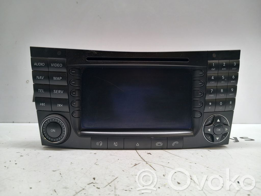 Mercedes-Benz E W211 Unitate principală radio/CD/DVD/GPS 