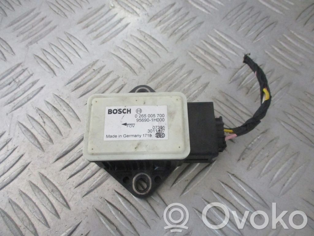 ESP (stability system) control unit   956901H000