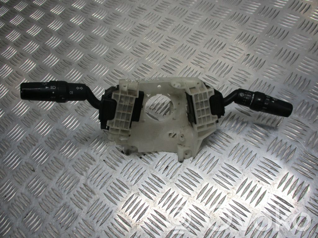Mazda 5 Wiper turn signal indicator stalk/switch 