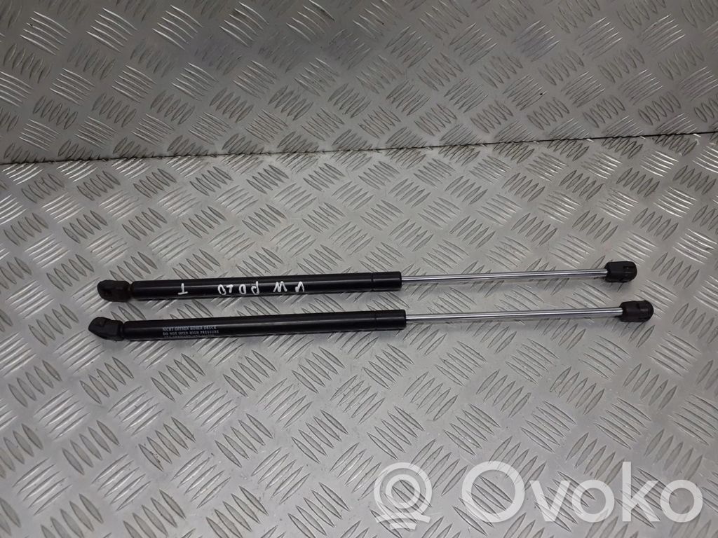 Volkswagen Polo IV 9N3 Pompa / Siłownik klapy tylnej bagażnika / Komplet 