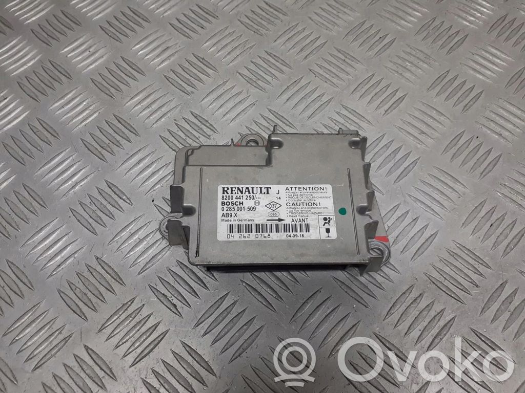 Airbag control unit/module   8200441250