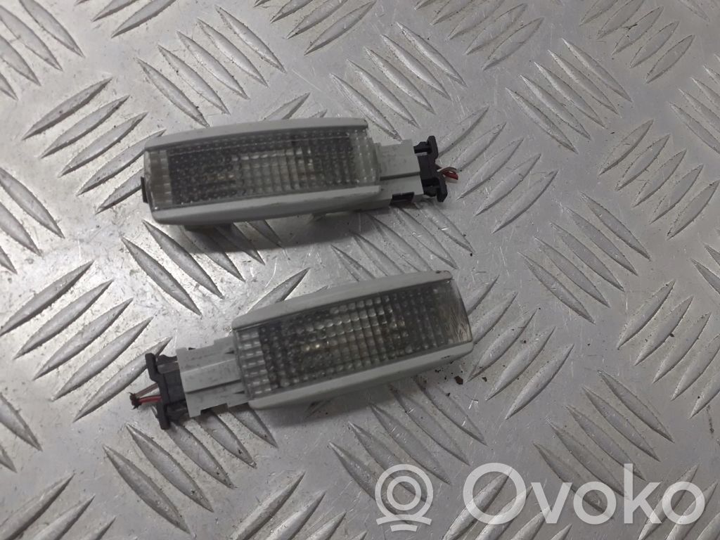 Volkswagen Polo IV 9N3 Lampă scaun spate