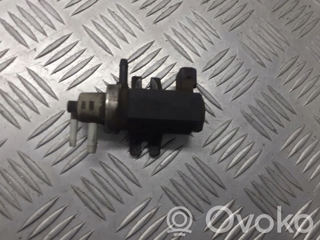 Volkswagen PASSAT B5 Soupape