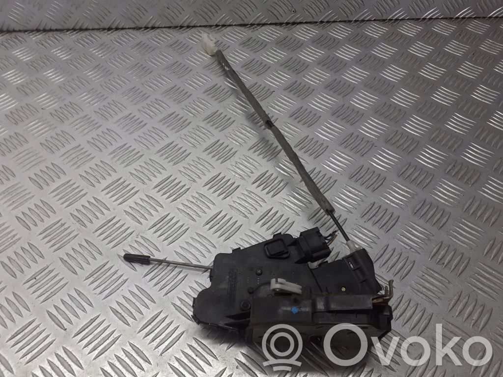 Cerradura de puerta delantera   244BTR