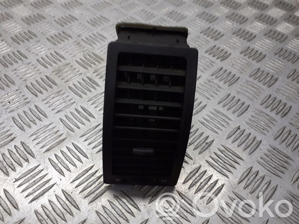 Volkswagen Polo IV 9N3 Ramă grilă ventilație bord