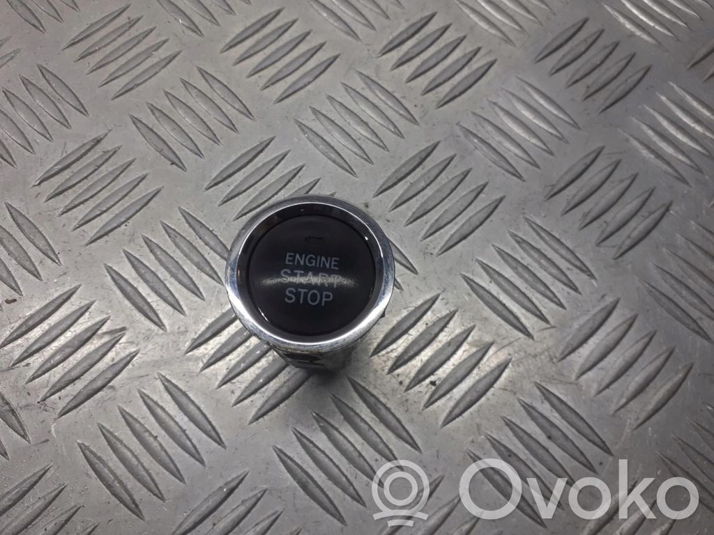 Interruptor de encendido/apagado del motor   15A710