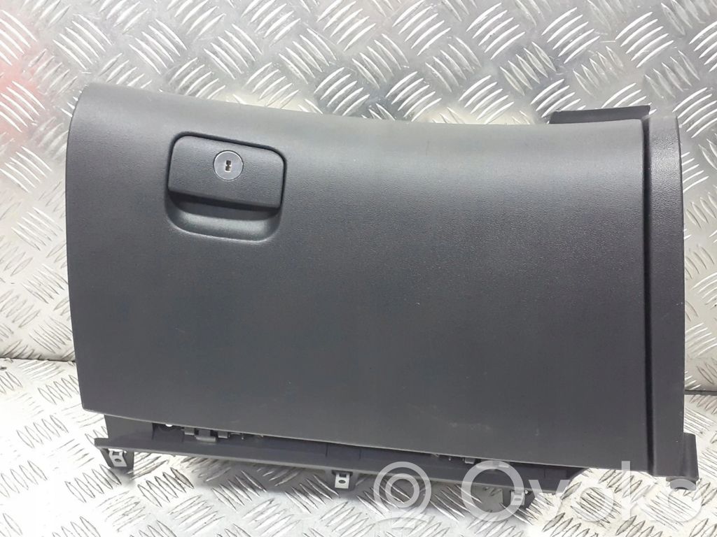Hyundai i30 Handschuhfach 