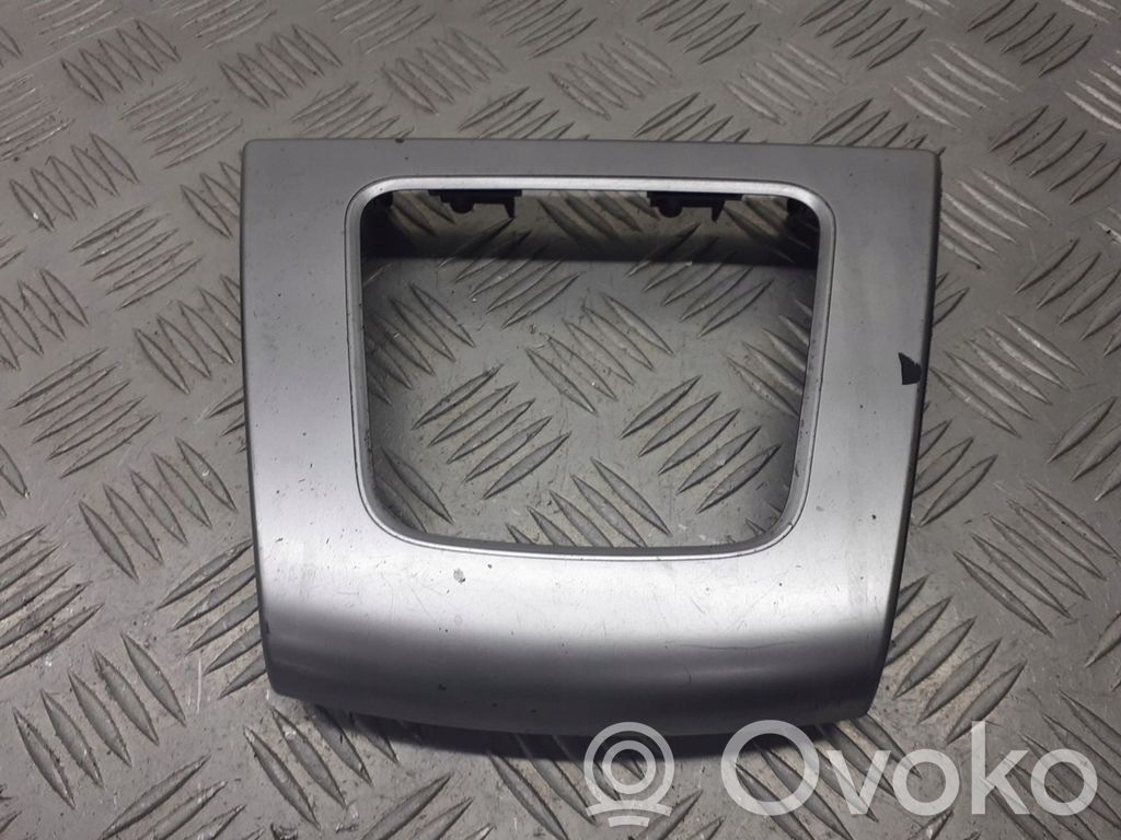 Mazda 5 Rivestimento in plastica cornice della leva del cambio 